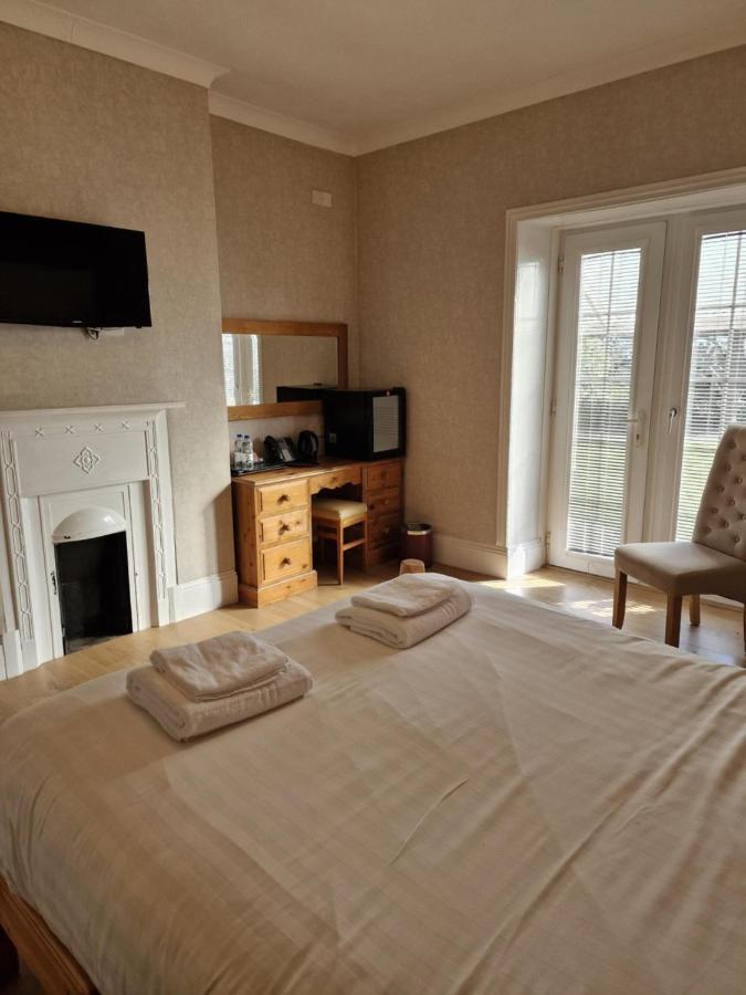 مبيت وإفطار لارن Broadway House المظهر الخارجي الصورة